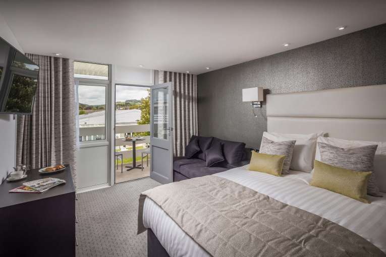 Barnstaple Hotel Pool View Accommodation with Breakfast on Balcony