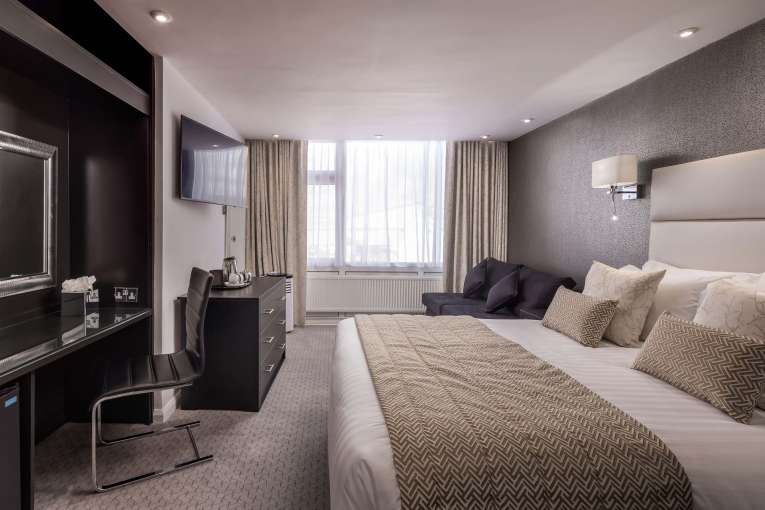 Barnstaple Hotel Signature Room Accommodation Bed and Desk