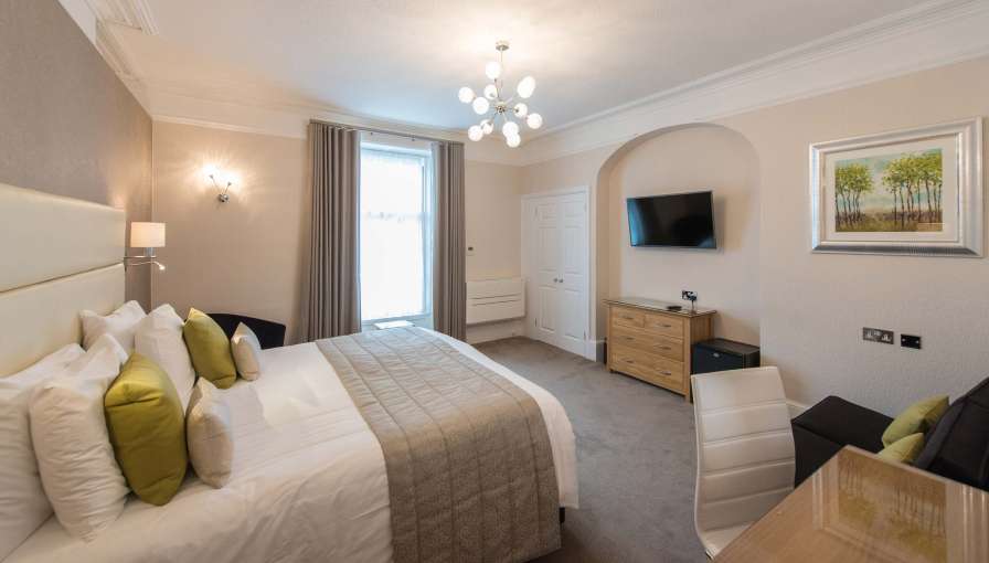 Park Hotel Accommodation (302) Bedroom