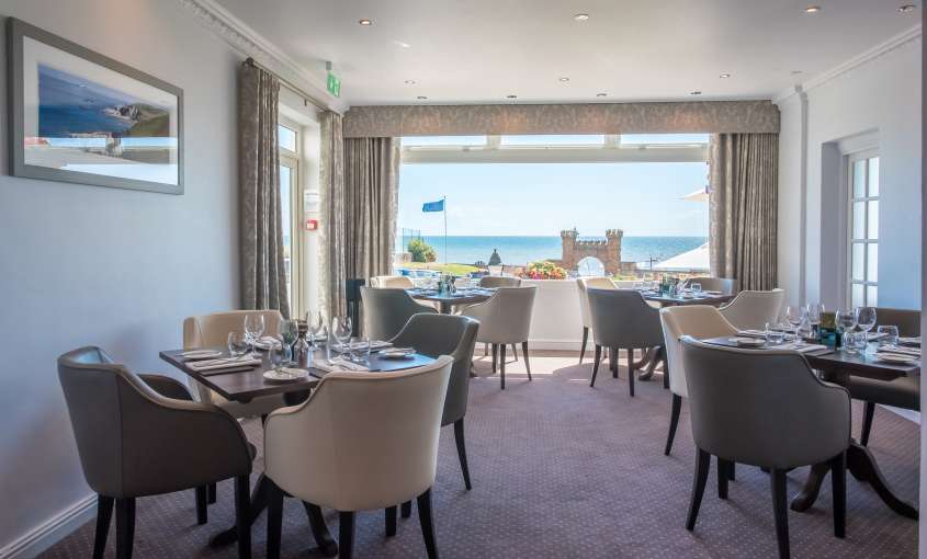 Horizon brasserie with view out to sea at belmont hotel