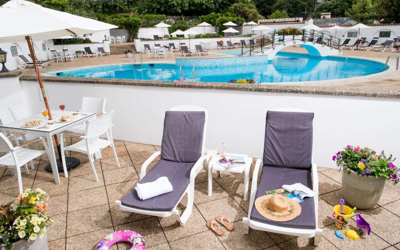 Poolside Suite 1 Sun Loungers